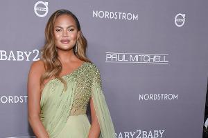 Chrissy Teigen war bereits während der Brust-OP schwanger