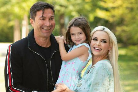 Glückliche, kleine Familie: Lucas Cordalis, die kleine Sophia und Daniela Katzenberger Glückliche, kleine Familie: Lucas Cordalis, die kleine Sophia und Daniela Katzenberger