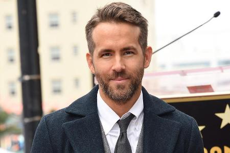 Ryan Reynolds will kanadische Jugendliche vom gemeinsamen Feiern abhalten. Ryan Reynolds will kanadische Jugendliche vom gemeinsamen Feiern abhalten.