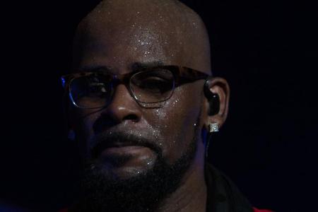 Sänger R. Kelly werden mehrere Sexualstraftaten vorgeworfen. Sänger R. Kelly werden mehrere Sexualstraftaten vorgeworfen.