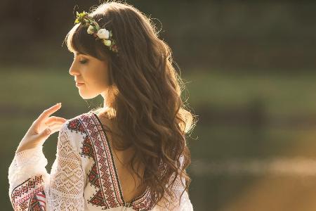 Ethno-Kleider sorgen für einen romantisch-verspielten Sommer. Ethno-Kleider sorgen für einen romantisch-verspielten Sommer.