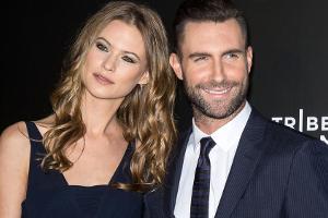 Behati Prinsloo heiratete Adam Levine in freizügigem Hochzeitskleid