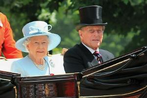 Queen Elizabeth II. und Prinz Philip bei einer Parade anlässlich des Geburtstags der Königin im Jahr 2017