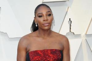 Serena Williams glänzt auf neuen Familienfotos neben ihrer Tochter