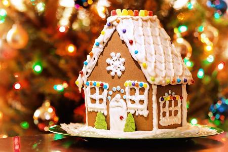 Ein Lebkuchenhaus darf an Weihnachten nicht fehlen.