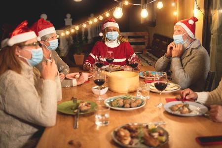 Die AHA-Regeln sind gerade an den Weihnachtsfeiertagen zu beachten. Die AHA-Regeln sind gerade an den Weihnachtsfeiertagen zu beachten.