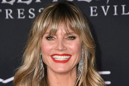 Heidi Klum ist sichtlich in Weihnachtsstimmung.