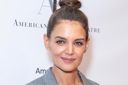 Katie Holmes darf sich über Glückwünsche zu ihrem 42. freuen. Katie Holmes darf sich über Glückwünsche zu ihrem 42. freuen.