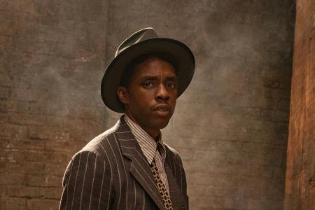Chadwick Boseman (Mitte) mit Michael Potts (l.) und Colman Domingo (r.) in Chadwick Boseman (Mitte) mit Michael Potts (l.) und Colman Domingo (r.) in