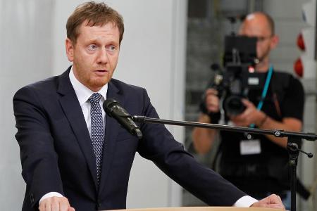 Michael Kretschmer hat neue Corona-Regeln angekündigt. Michael Kretschmer hat neue Corona-Regeln angekündigt.