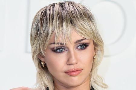 Miley Cyrus hat etwas für ihren Kollegen Harry Styles übrig. Miley Cyrus hat etwas für ihren Kollegen Harry Styles übrig.