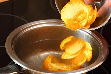 Aus Orangenschalen lässt sich ein aromatischer Tee herstellen. Aus Orangenschalen lässt sich ein aromatischer Tee herstellen.