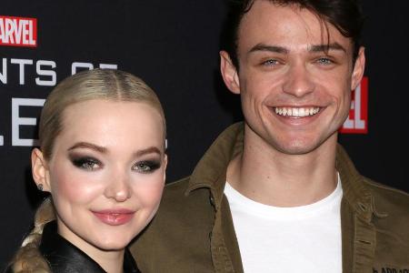 Dove Cameron und Thomas Doherty bei einer Marvel-Party 2018. Dove Cameron und Thomas Doherty bei einer Marvel-Party 2018.