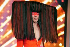 "Let's Dance"-Juror Jorge González mit Statement-Styling