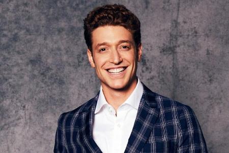 RTL-Darsteller Daniel Donskoy gibt jetzt den Talkmaster auf Instagram RTL-Darsteller Daniel Donskoy gibt jetzt den Talkmaster auf Instagram
