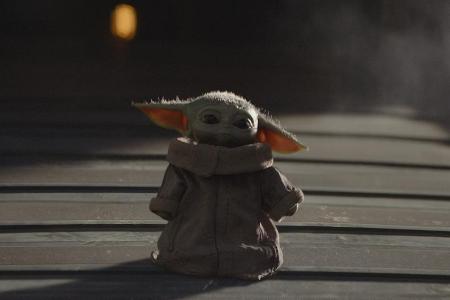 Auf Baby Yoda bzw. Auf Baby Yoda bzw.