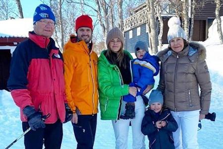 Vergnügt und im Regenbogen-Look: So verbrachte die schwedische Königsfamilie einen Tag in der Provinz Jämtland Vergnügt und im Regenbogen-Look: So verbrachte die schwedische Königsfamilie einen Tag in der Provinz Jämtland
