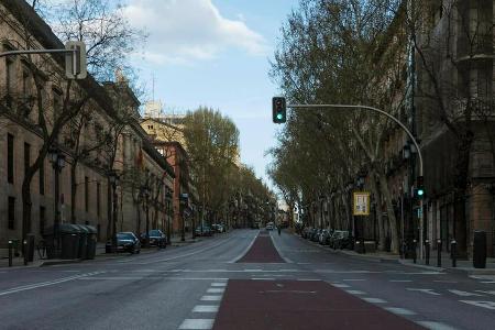 Leere Straßen werden die nächsten Tage und Wochen das Gesamtbild dominieren. Leere Straßen werden die nächsten Tage und Wochen das Gesamtbild dominieren.