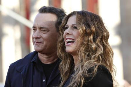 Tom Hanks und seine Ehefrau Rita Wilson während eines Termins in Los Angeles. Tom Hanks und seine Ehefrau Rita Wilson während eines Termins in Los Angeles.