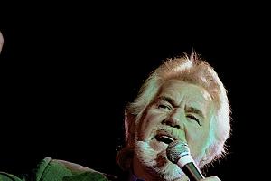 Lionel Richie und Co.: So nehmen die Stars Abschied von Kenny Rogers