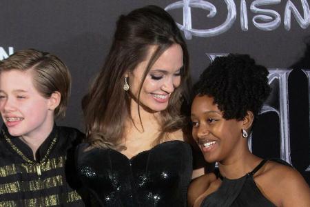 Angelina Jolie mit ihren Töchtern Shiloh (l.) und Zahara bei der Europa-Premiere von Angelina Jolie mit ihren Töchtern Shiloh (l.) und Zahara bei der Europa-Premiere von