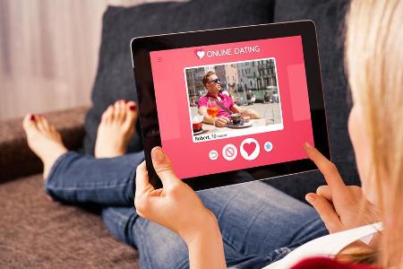 In der Corona-Krise kann Online-Dating bei der Partnersuche helfen. In der Corona-Krise kann Online-Dating bei der Partnersuche helfen.
