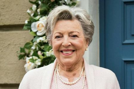 Auch Helga Beimer (Marie-Luise Marjan) traf endlich auf ihrer Geburtstagsparty ein - die letzte Szene der Auch Helga Beimer (Marie-Luise Marjan) traf endlich auf ihrer Geburtstagsparty ein - die letzte Szene der