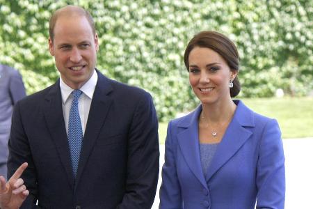 Beim Besuch eines Londoner Corona-Callcenters verschafften sich Prinz William und Kate einen Überblick über die aktuelle Lage