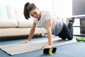 Workout im Wohnzimmer: Die besten Apps und Videos fürs Home-Training