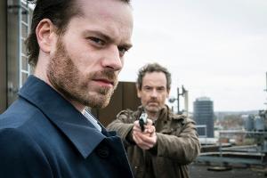 Kommissar Faber (Jörg Hartmann, r.) und sein Gegenspieler Graf (Florian Bartholomäi)