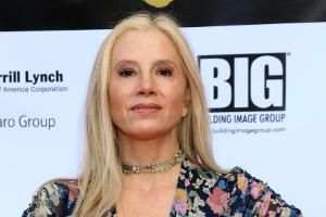 Women's March: Mira Sorvino lobt Kampf gegen das "Raubtier" Weinstein