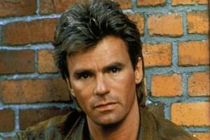 Das Haar mag grauer geworden sein und einige Pfunde sind auch hinzugekommen - in Erinnerung bleibt Richard Dean Anderson abe...