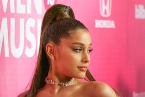 Ariana Grande tritt bei den Grammy Awards auf