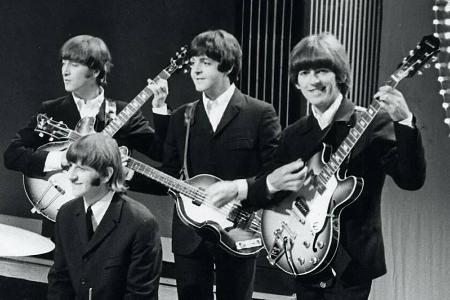 The Beatles während eines TV-Auftritts im Jahr 1966 The Beatles während eines TV-Auftritts im Jahr 1966