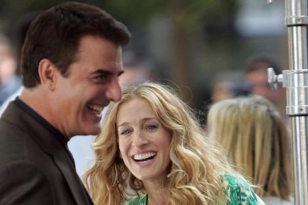 Sarah Jessica Parker und Chris Noth im Jahr 2007 bei den Dreharbeiten zum ersten Kinofilm von Sarah Jessica Parker und Chris Noth im Jahr 2007 bei den Dreharbeiten zum ersten Kinofilm von