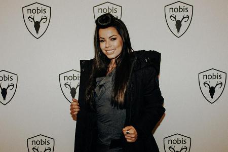 Fernanda Brandao kehrt dem kalten Winter den Rücken. Fernanda Brandao kehrt dem kalten Winter den Rücken.