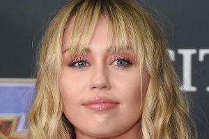Miley Cyrus legt 300 Millionen Dollar Klage bei