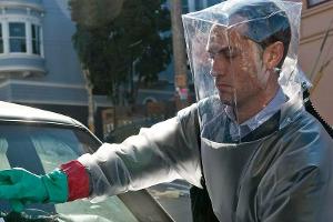 Jude Law alias Alan Krumwiede im Thriller "Contagion" aus dem Jahr 2011.