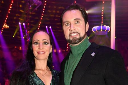 Jana Lacey-Krone mit Ehemann Martin Lacey jr. bei der Premiere des ersten Winterprogramms des Circus Krone im Dezember 2019 Jana Lacey-Krone mit Ehemann Martin Lacey jr. bei der Premiere des ersten Winterprogramms des Circus Krone im Dezember 2019