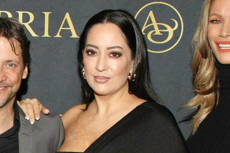 Miyabi Kawai bei der Bond-Party am Samstag in Hamburg - hier posierte sie neben Patrick Bach und Yasmina Filali. Miyabi Kawai bei der Bond-Party am Samstag in Hamburg - hier posierte sie neben Patrick Bach und Yasmina Filali.