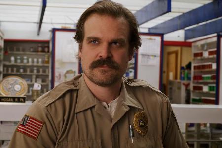Er kehrt zurück: David Harbour alias Sheriff Jim Hopper in Er kehrt zurück: David Harbour alias Sheriff Jim Hopper in