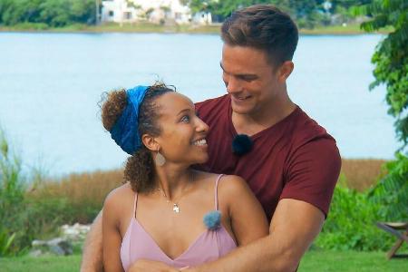Da war die Welt zwischen Bachelor Sebastian Preuss und Kandidatin Linda noch in Ordnung Da war die Welt zwischen Bachelor Sebastian Preuss und Kandidatin Linda noch in Ordnung