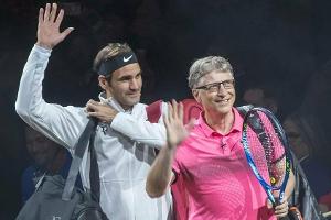 Roger Federer und Bill Gates spielen Doppel gegen Rafael Nadal