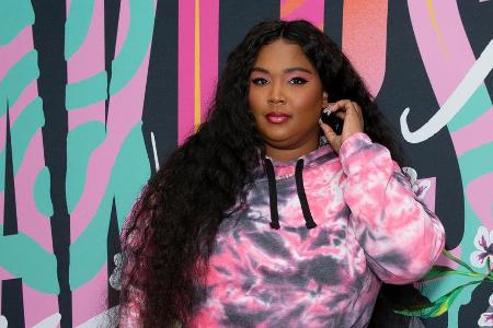 Sängerin Lizzo steht zu ihren Kurven Sängerin Lizzo steht zu ihren Kurven