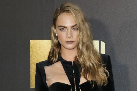 Cara Delevingne stichelt gegen Justin Bieber Cara Delevingne stichelt gegen Justin Bieber