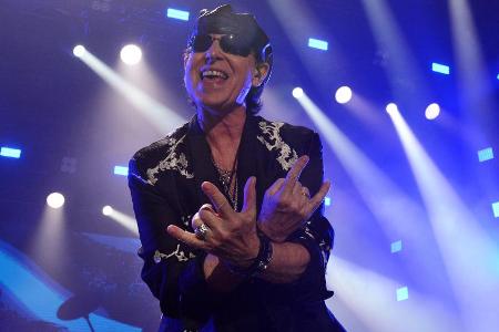 Klaus Meine während eines Konzerts in Kiew Klaus Meine während eines Konzerts in Kiew
