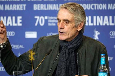 Jeremy Irons auf der Berlinale-Pressekonferenz kurz vor der Eröffnung Jeremy Irons auf der Berlinale-Pressekonferenz kurz vor der Eröffnung
