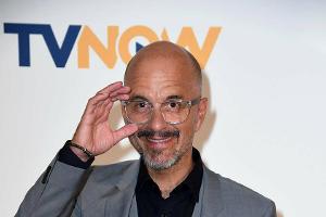 Auch Christoph Maria Herbst wird eine neue Comedy-Serie bei TVNOW übernehmen