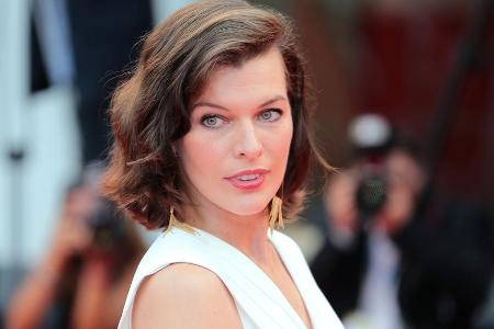 Milla Jovovich ist zum dritten Mal Mutter geworden Milla Jovovich ist zum dritten Mal Mutter geworden