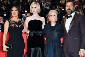 Salma Hayek, Elle Fanning, Sally Potter und Javier Bardem bei der Berlinale-Premiere von "The Roads Not Taken"